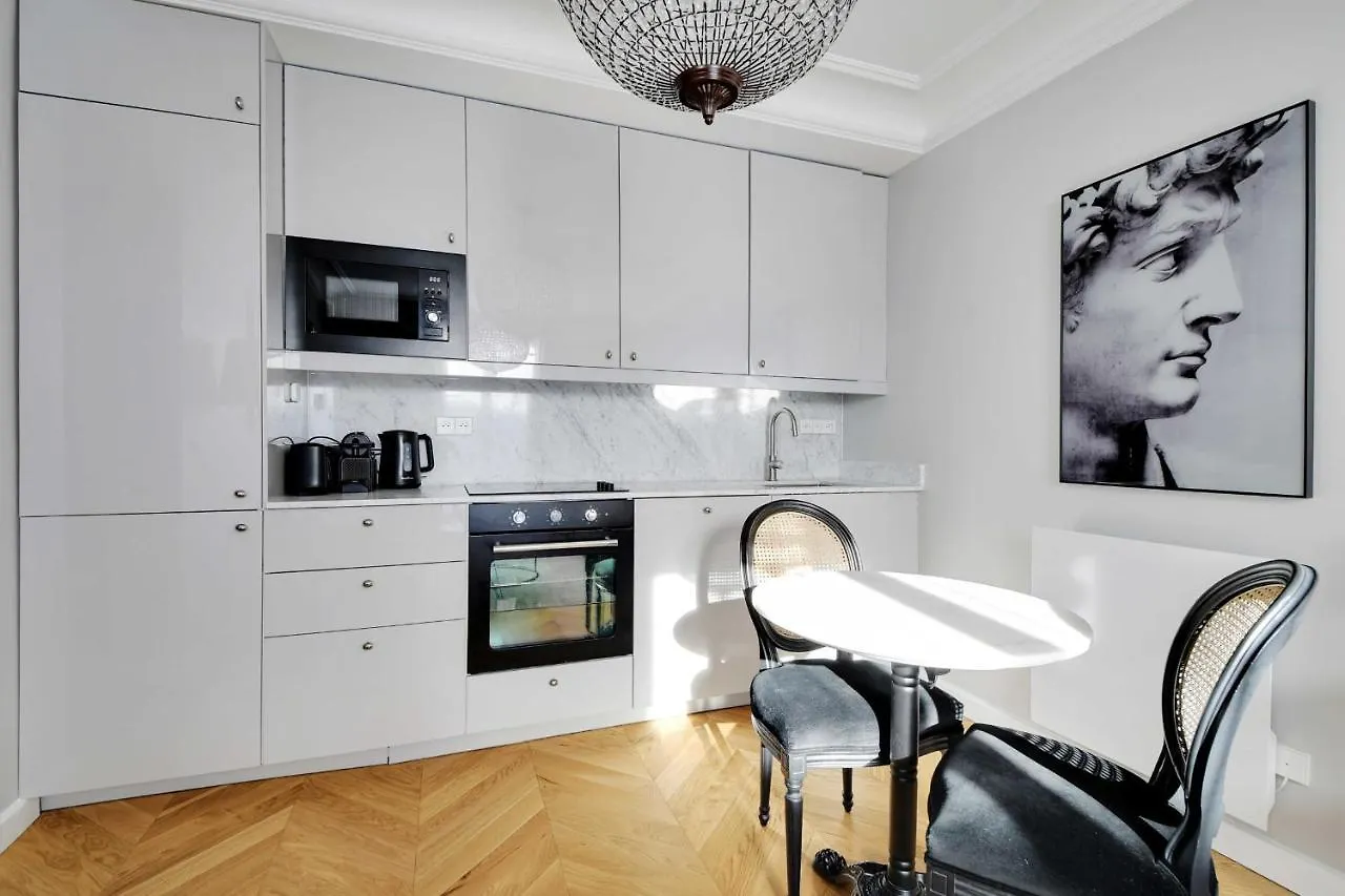 Apartment Charming Apartment- 1Br4P- Place Victor Hugo Paris France